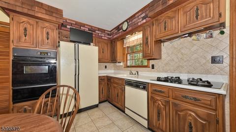 16 Abbott Rd, Wayne, NJ 07470 photo 9