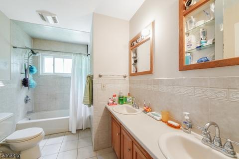 160 Perry St, Dover, NJ 07801 photo 8