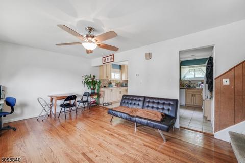 160 Perry St, Dover, NJ 07801 photo 3