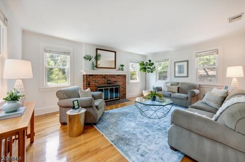 81 Maple St, Millburn, NJ 07041 photo 4