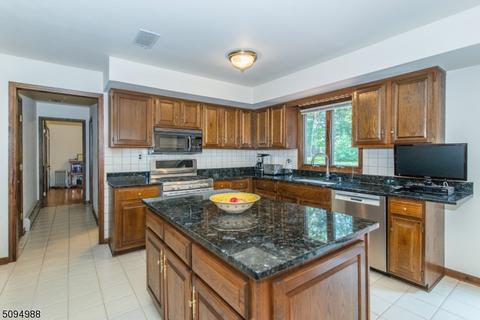 209 Webster Dr, Wayne, NJ 07470 photo 10