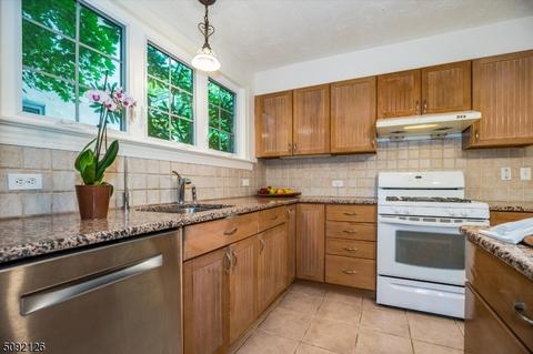 88 Maple St, Millburn, NJ 07041 photo 9