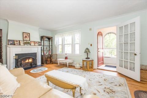 35 Overlook Ter, Nutley, NJ 07110 photo 3