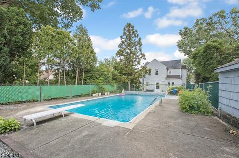 35 Overlook Ter, Nutley, NJ 07110 photo 23