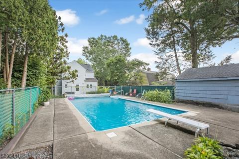 35 Overlook Ter, Nutley, NJ 07110 photo 22