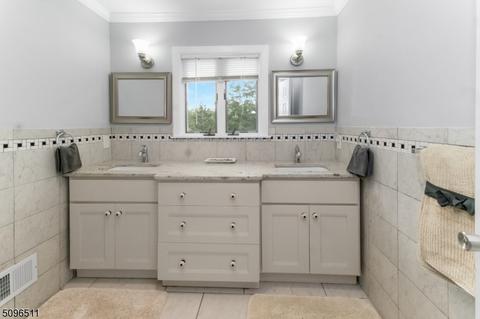 587 Teaneck Rd, Teaneck, NJ 07666 photo 14