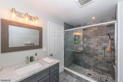 151 Hillcrest Dr, Wayne, NJ 07470 photo 17