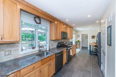 151 Hillcrest Dr, Wayne, NJ 07470 photo 6