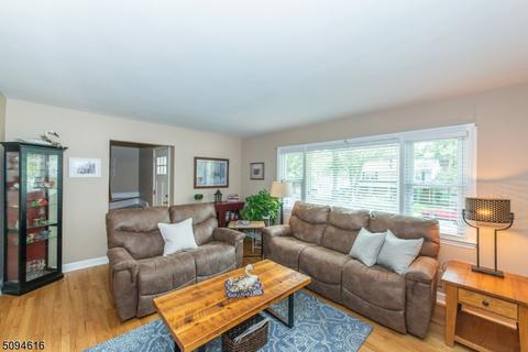 151 Hillcrest Dr, Wayne, NJ 07470 photo 3