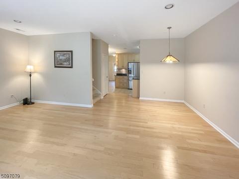 8033 Brittany Dr, Wayne, NJ 07470 photo 6