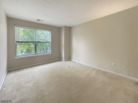 8033 Brittany Dr, Wayne, NJ 07470 photo 11