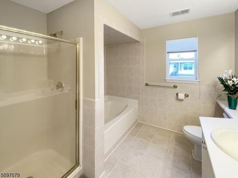 8033 Brittany Dr, Wayne, NJ 07470 photo 19