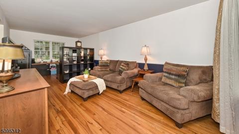 15 Raleigh Ln, Wayne, NJ 07470 photo 8