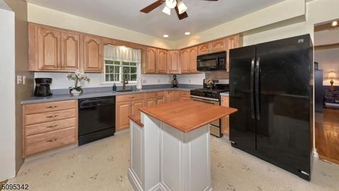 15 Raleigh Ln, Wayne, NJ 07470 photo 10