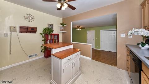 15 Raleigh Ln, Wayne, NJ 07470 photo 12