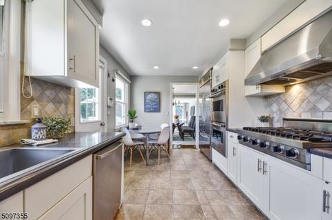 2 Robin Hood Rd, Summit, NJ 07901 photo 16