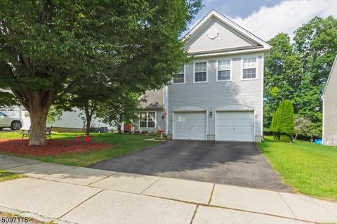 32 Saxton Dr, Hackettstown, NJ 07840 photo 1