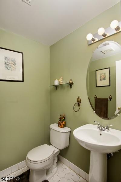 32 Saxton Dr, Hackettstown, NJ 07840 photo 6
