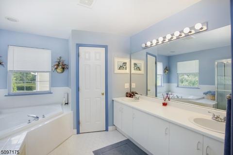 32 Saxton Dr, Hackettstown, NJ 07840 photo 11