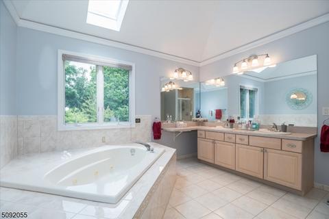 30 Stratton Dr, Wayne, NJ 07470 photo 16