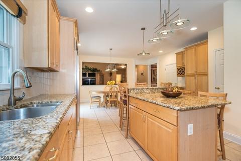 30 Stratton Dr, Wayne, NJ 07470 photo 10