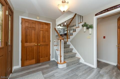 14 Crest Dr, Bound Brook, NJ 08805 photo 5