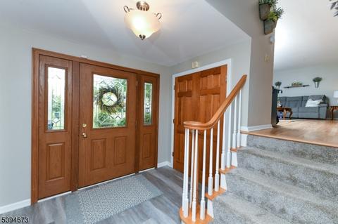 14 Crest Dr, Bound Brook, NJ 08805 photo 4