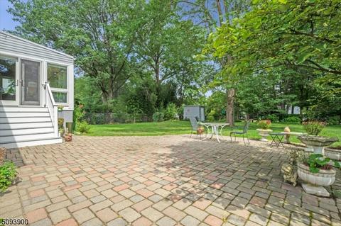 8 Edwin Rd, Morris Plains, NJ 07950 photo 16