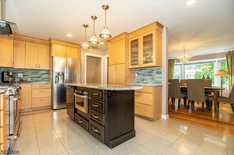 8 Edwin Rd, Morris Plains, NJ 07950 photo 1