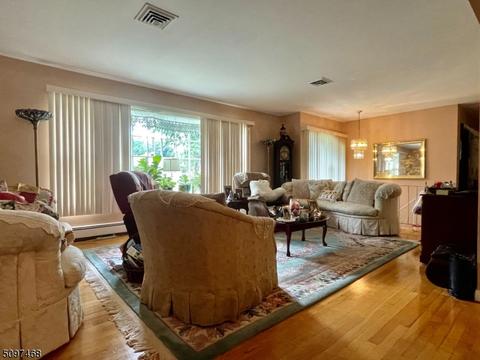 15 Raymar Ln, Wayne, NJ 07470 photo 3