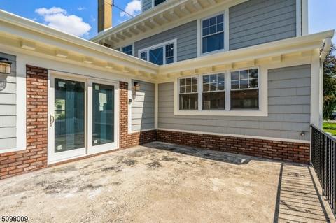563 Berkeley Ave, Orange, NJ 07050 photo 2