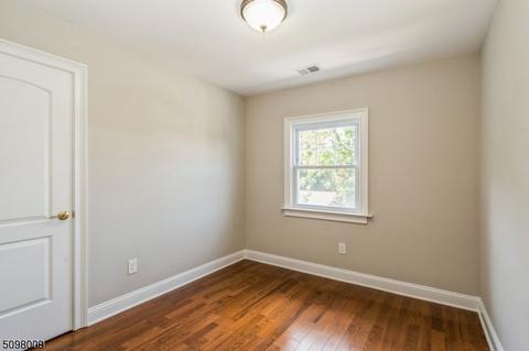 563 Berkeley Ave, Orange, NJ 07050 photo 25