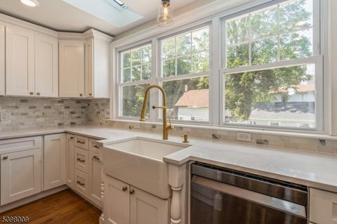 563 Berkeley Ave, Orange, NJ 07050 photo 15