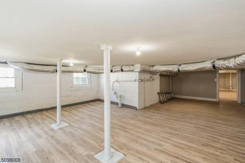 563 Berkeley Ave, Orange, NJ 07050 photo 18