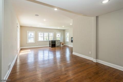 563 Berkeley Ave, Orange, NJ 07050 photo 16