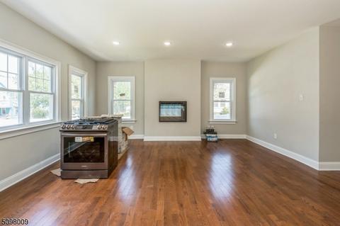 563 Berkeley Ave, Orange, NJ 07050 photo 17