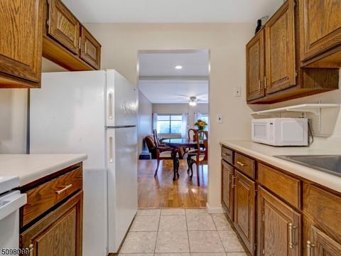 103 River Rd Apt E4 #E4, Nutley, NJ 07110 photo 9