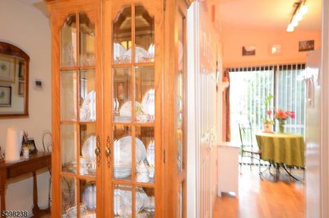 39 Overlook Dr, Clinton, NJ 08809 photo 5