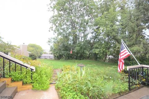 39 Overlook Dr, Clinton, NJ 08809 photo 1