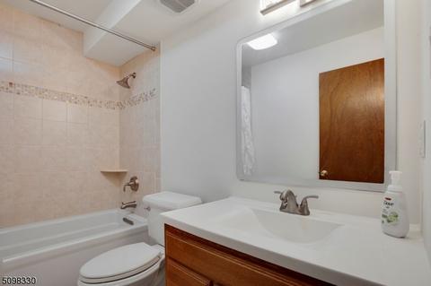 1944 Raspberry Ct, Edison, NJ 08817 photo 4