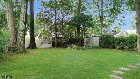 68 Moore Ave, Waldwick, NJ 07463 photo 3