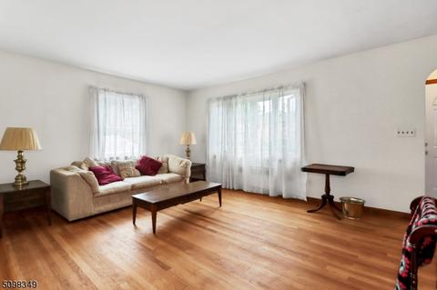 68 Moore Ave, Waldwick, NJ 07463 photo 8