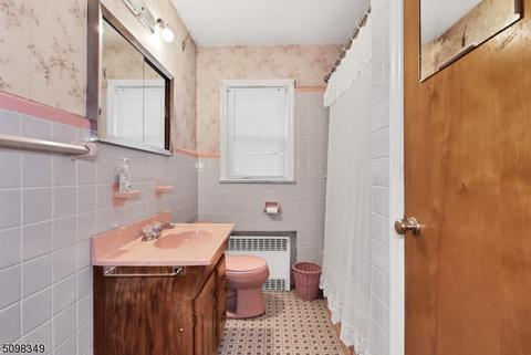 68 Moore Ave, Waldwick, NJ 07463 photo 10