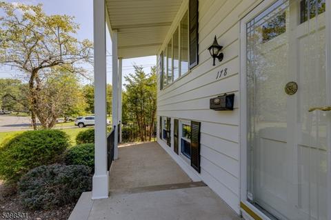 178 River Bend Rd, Berkeley Heights, NJ 07922 photo 3