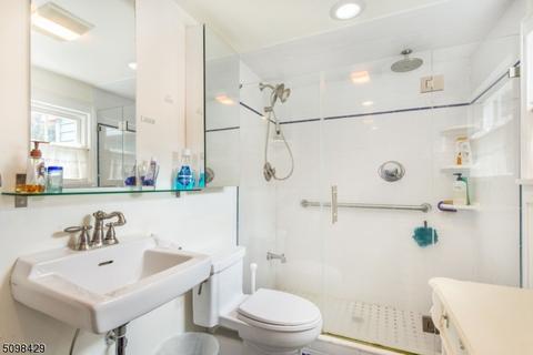 17 Shore Rd, Wayne, NJ 07470 photo 17