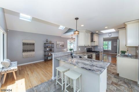 16 Grieves Ter, Wayne, NJ 07470 photo 6
