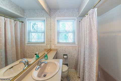 16 Grieves Ter, Wayne, NJ 07470 photo 16
