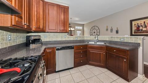 29 Devonshire Dr, Clifton, NJ 07013 photo 5