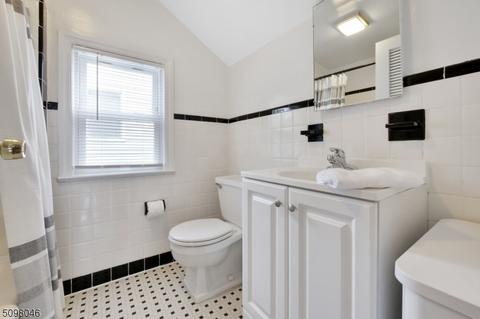 95 Rowland Ave, Hackensack, NJ 07601 photo 8