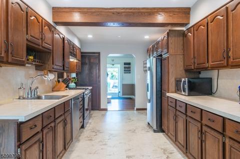 239 Walnut St, Nutley, NJ 07110 photo 8